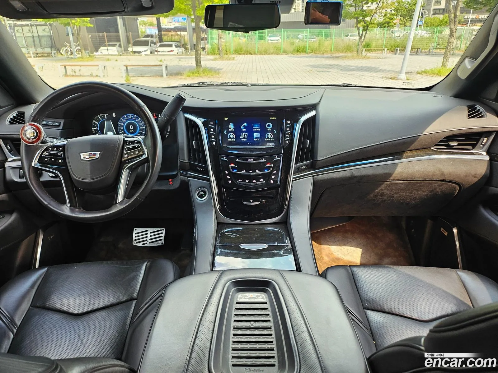 Cadillac Escalade 2019 — 16