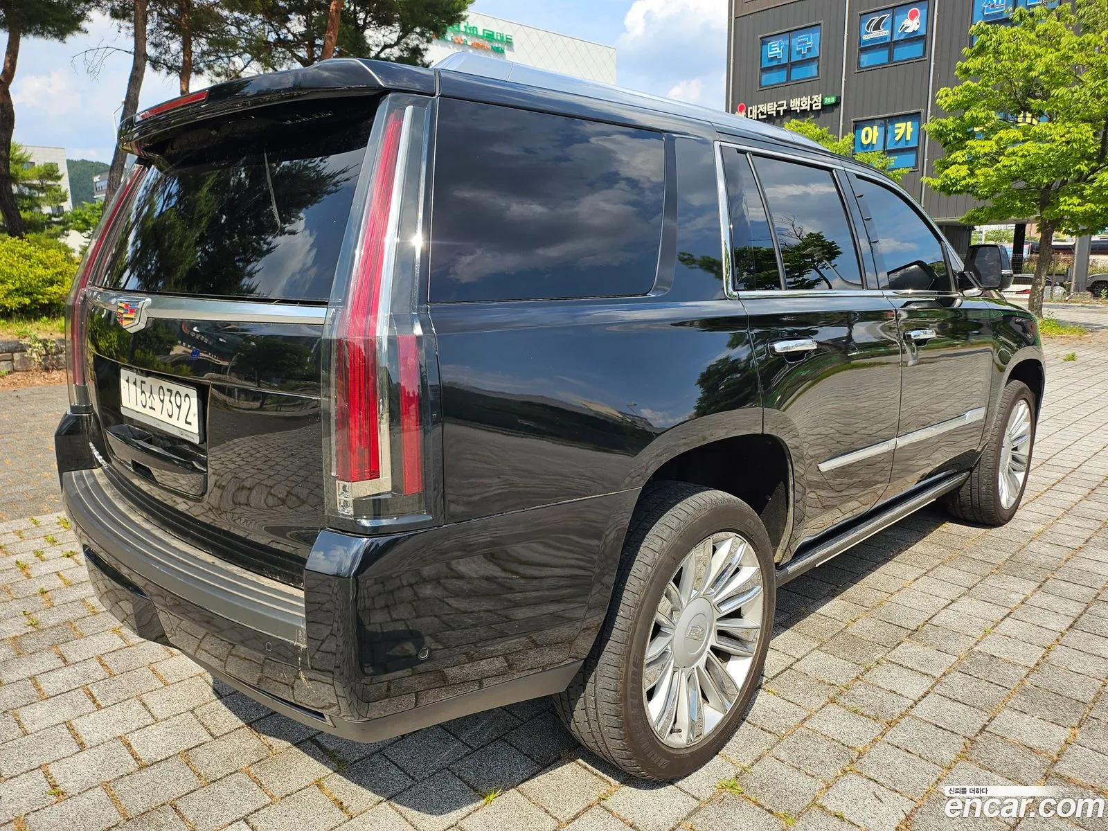 Cadillac Escalade 2019 — 17