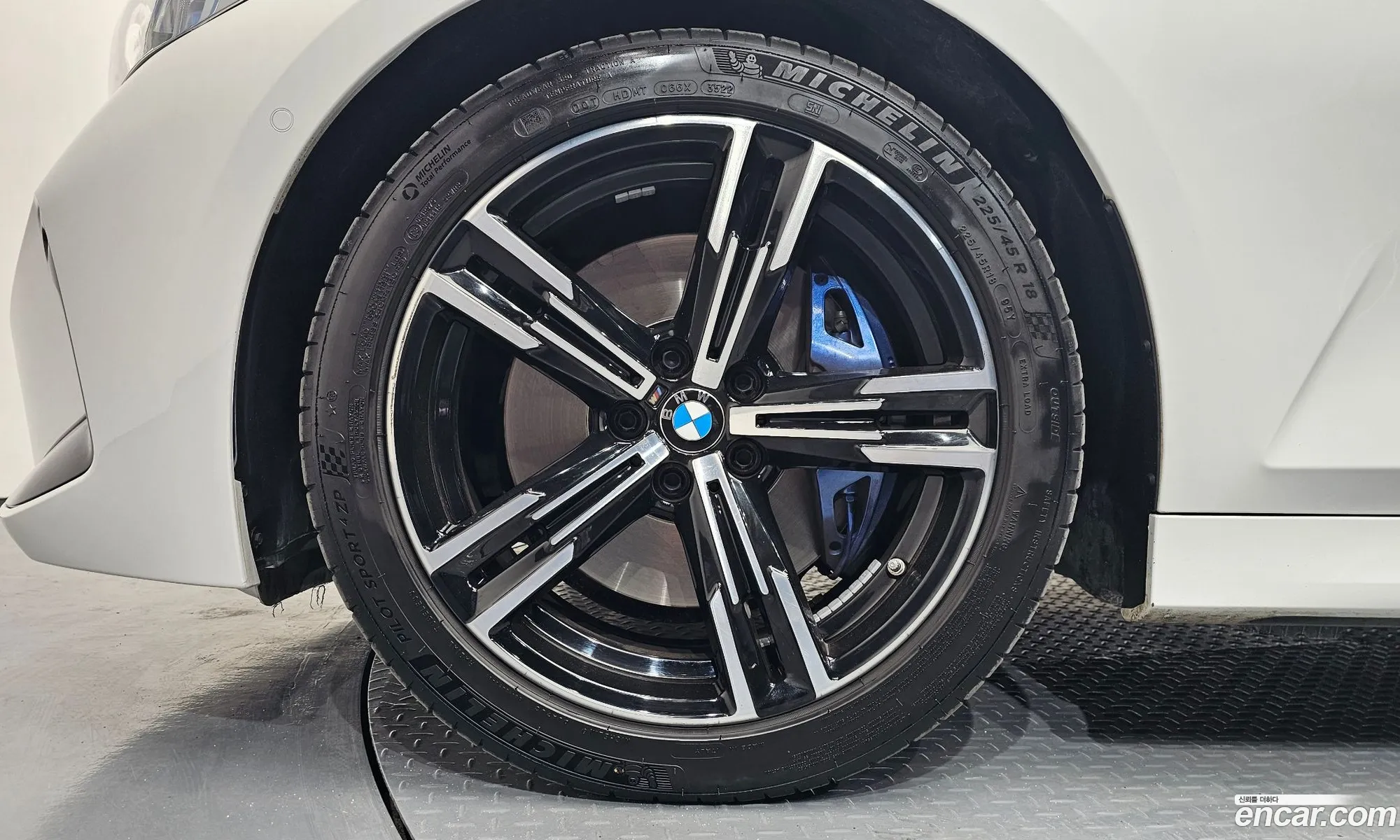 BMW 3 Series 2023 WBA68FS05R8D90224 — 5