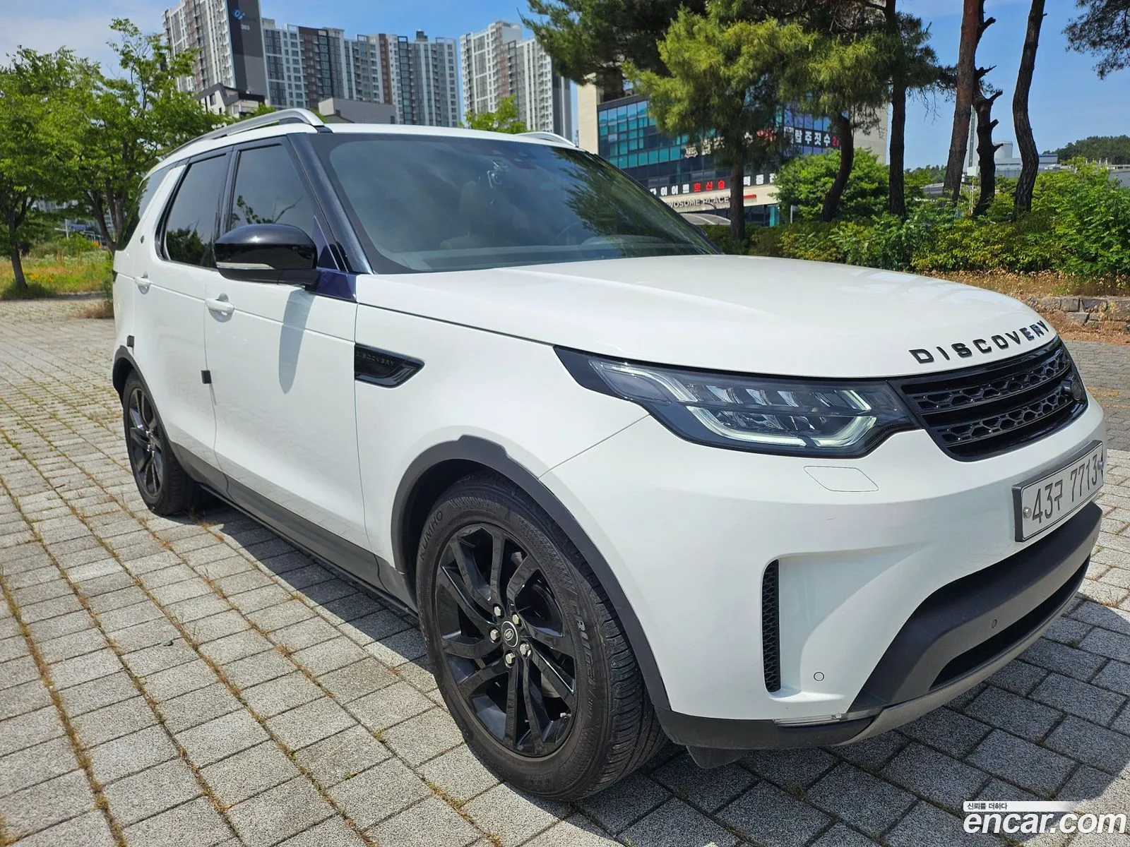Land Rover Discovery 5 2017 — 15