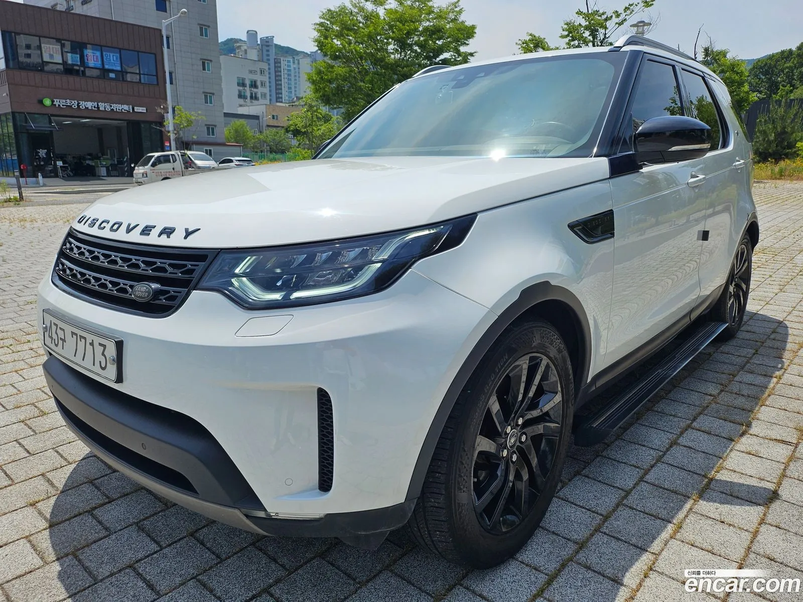 Land Rover Discovery 5 2017 — 16