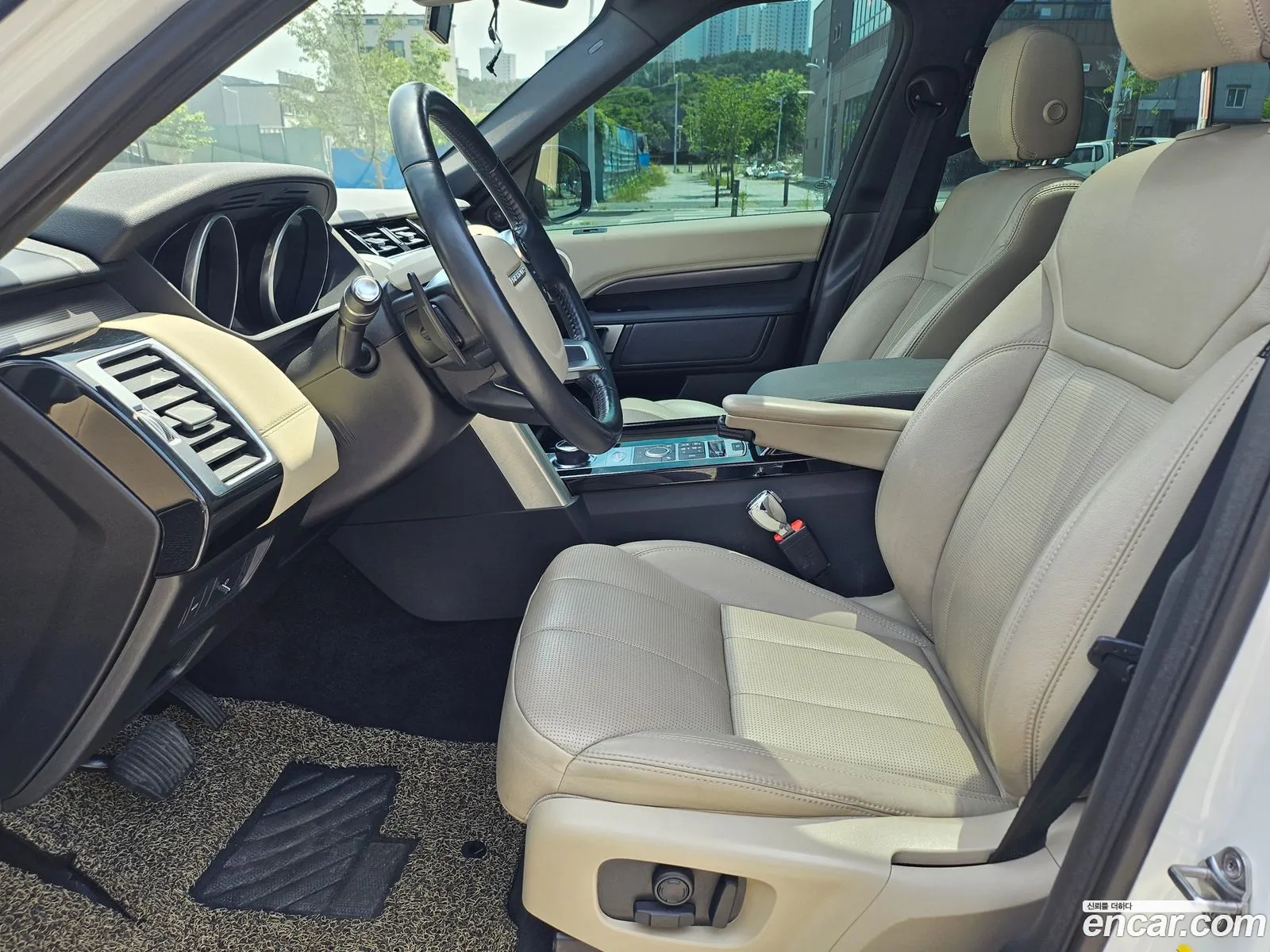 Land Rover Discovery 5 2017 — 19