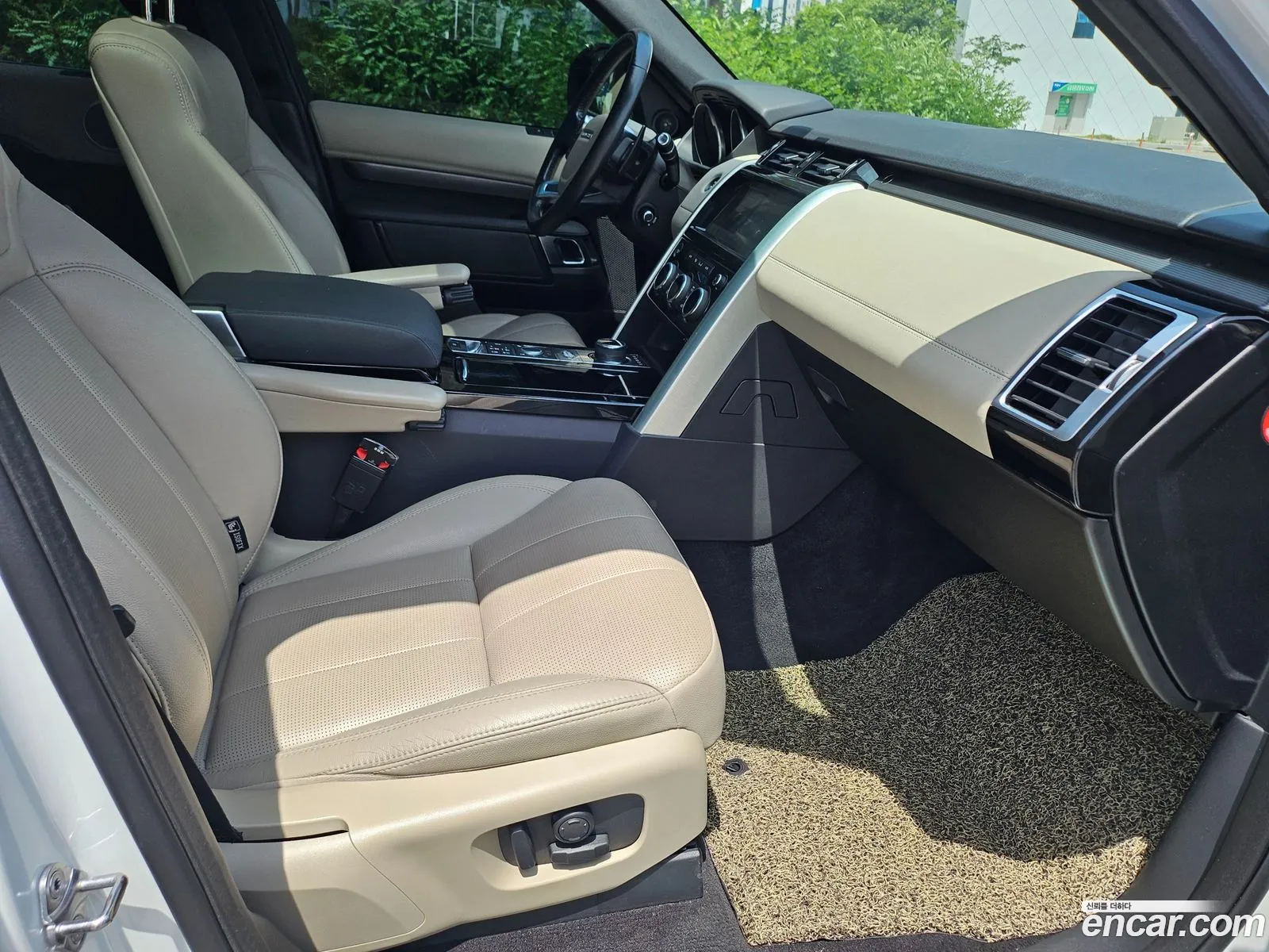 Land Rover Discovery 5 2017 — 11