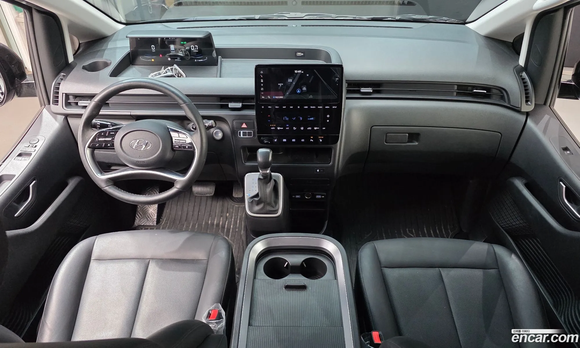 Hyundai Staria 2023 — 2
