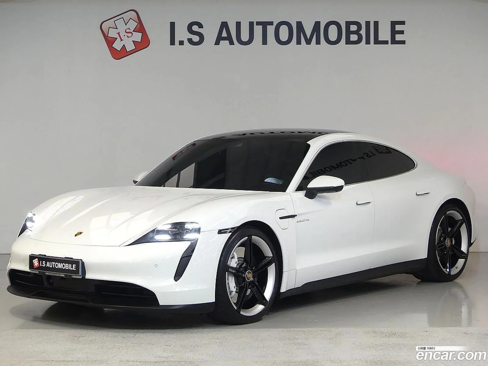 Porsche Taycan 2023 — 18