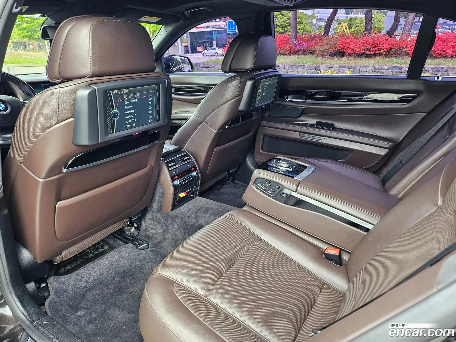 BMW 7 Series 2010 — 17