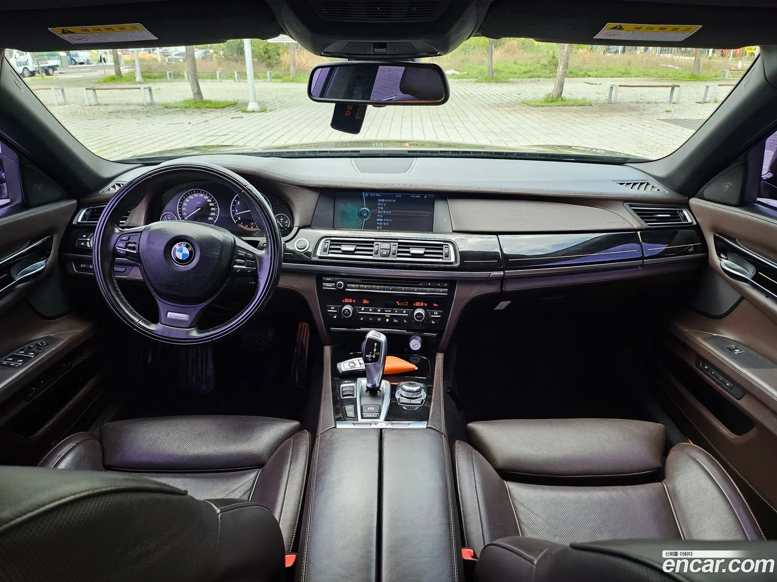 BMW 7 Series 2010 — 14