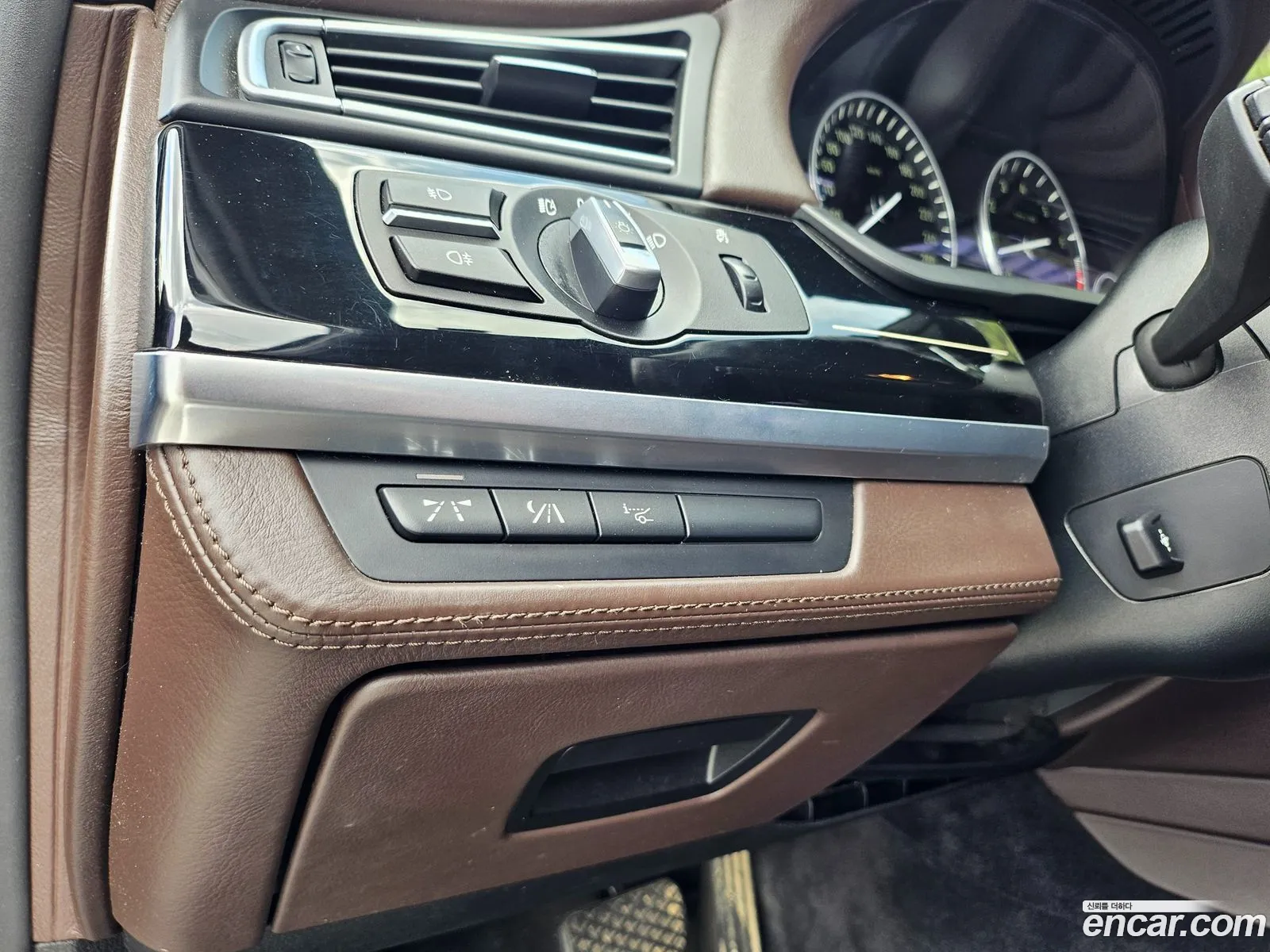 BMW 7 Series 2010 — 11