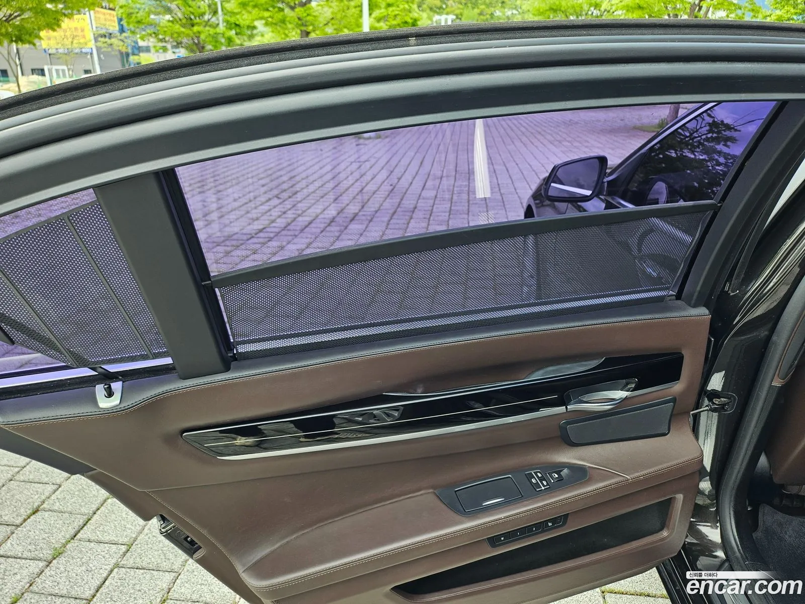 BMW 7 Series 2010 — 18