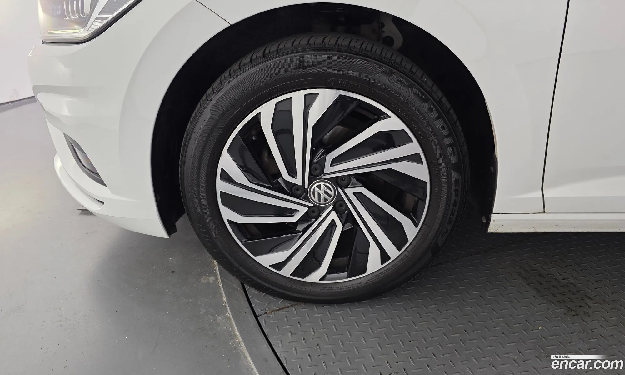Volkswagen Jetta 7th Gen 2021 — 16