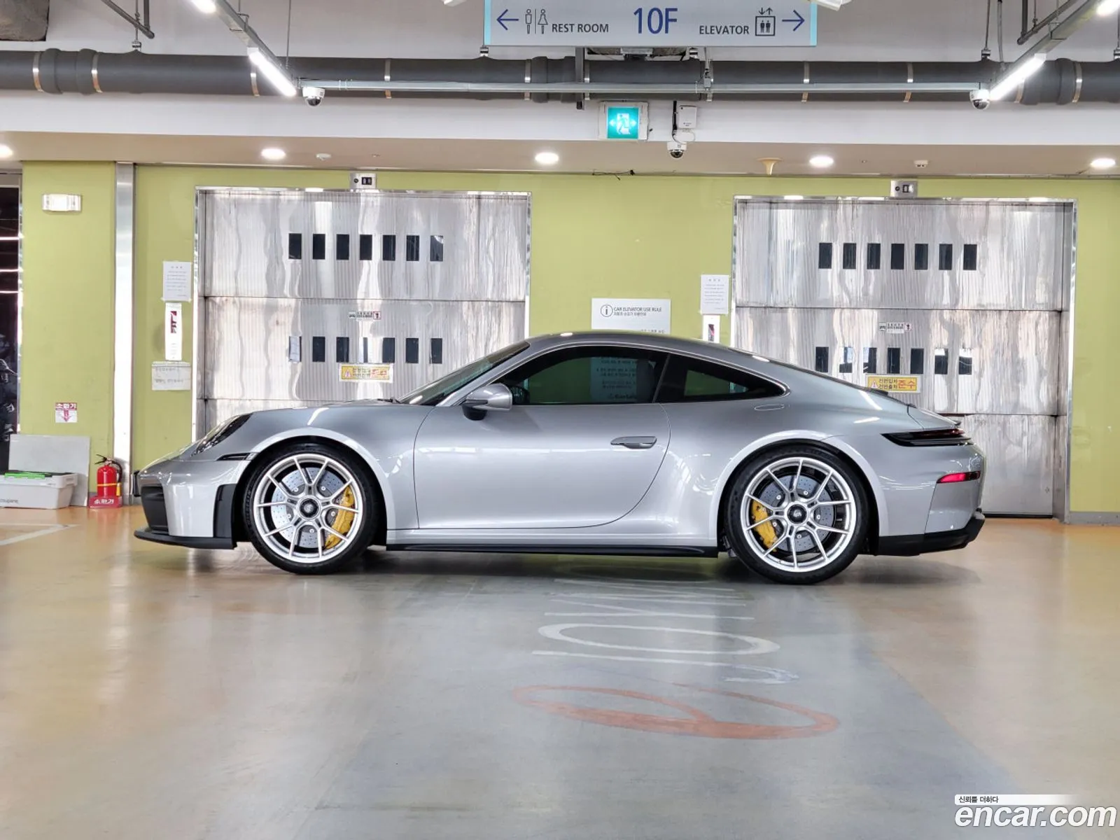 Porsche 911 2025 — 16
