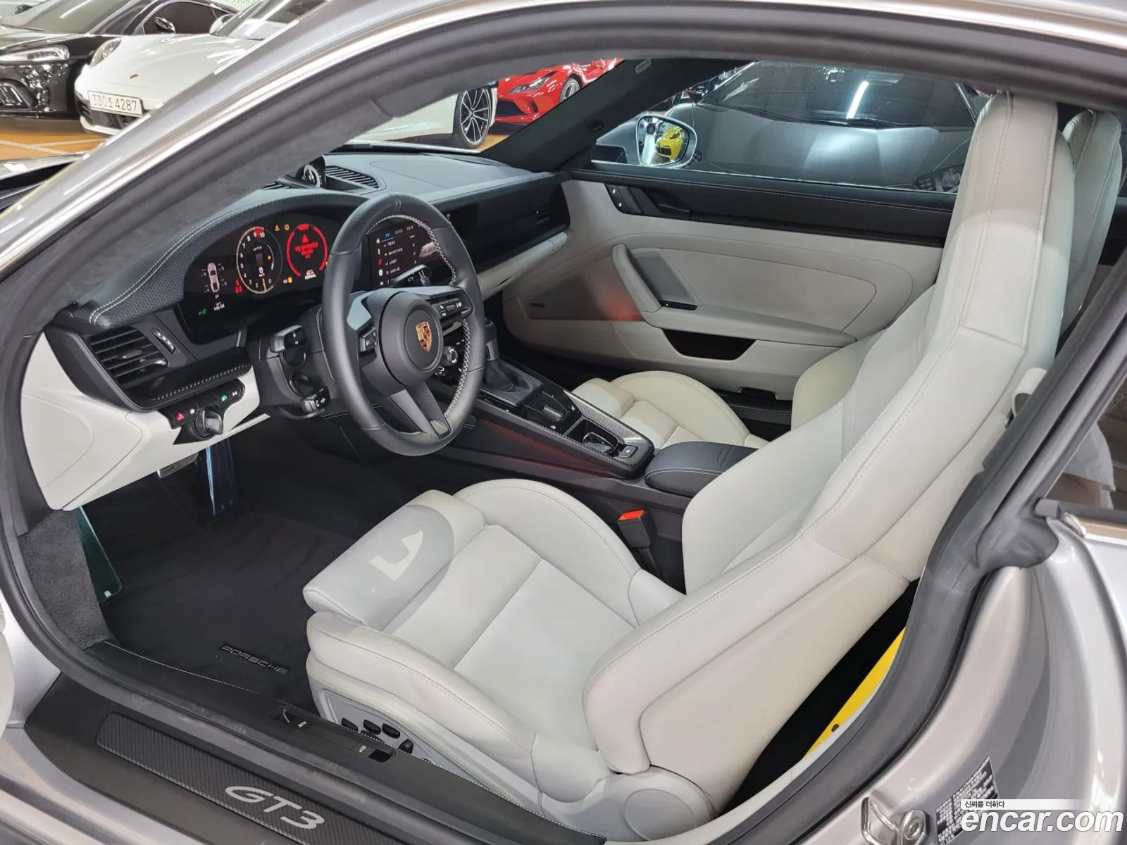 Porsche 911 2025 — 13