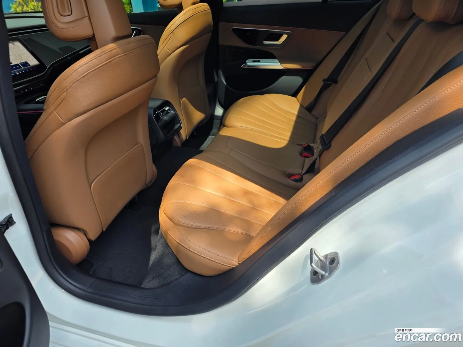 Mercedes-Benz E-Class W214 2026 — 12
