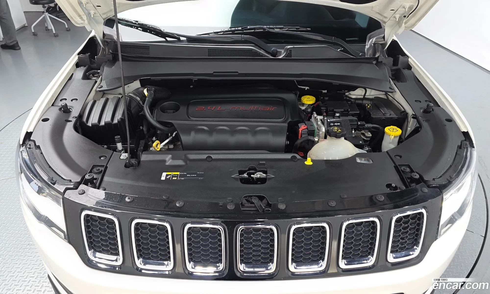Jeep Compass 2018 3C4NJDBB9JT396605 — 11