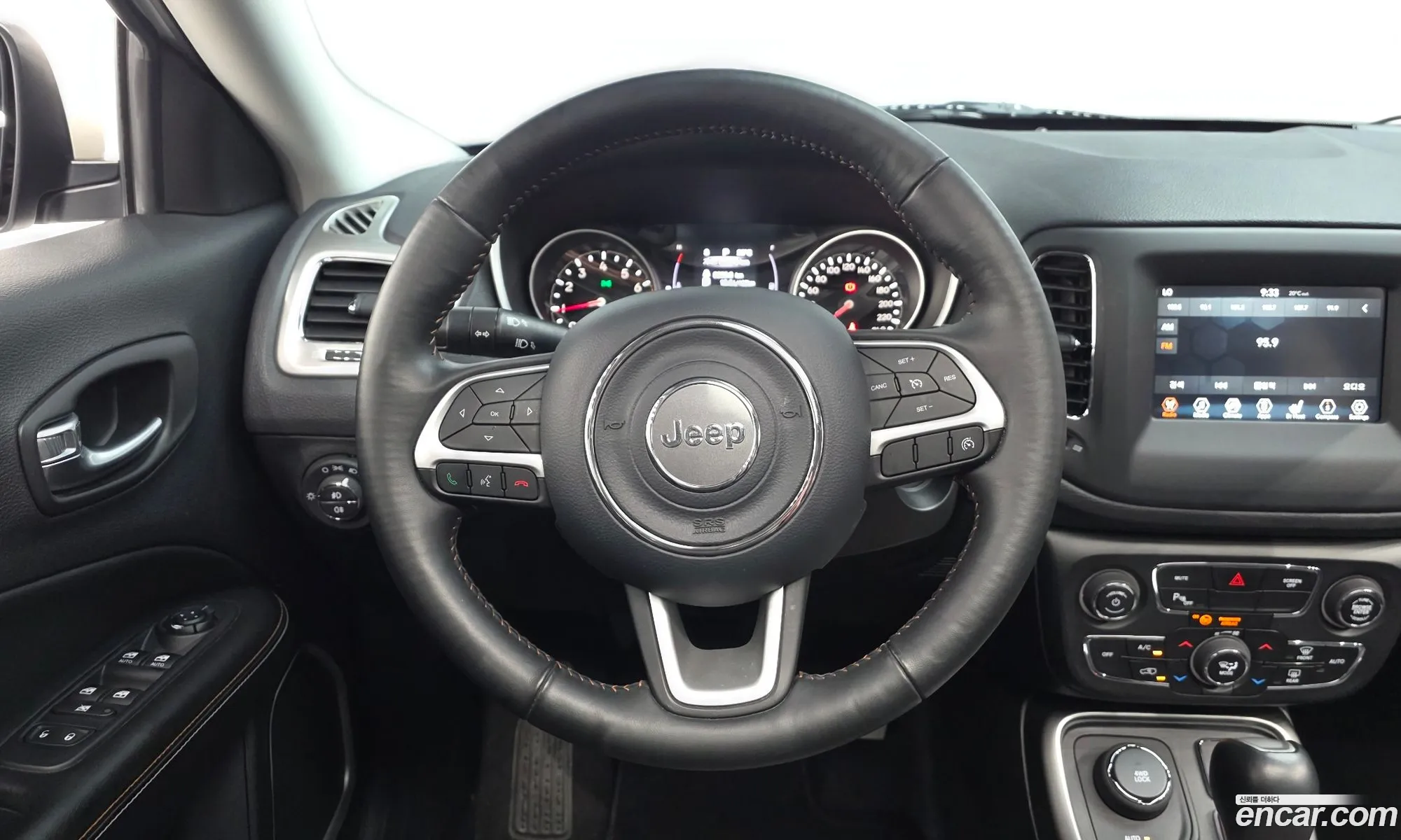 Jeep Compass 2018 3C4NJDBB9JT396605 — 14