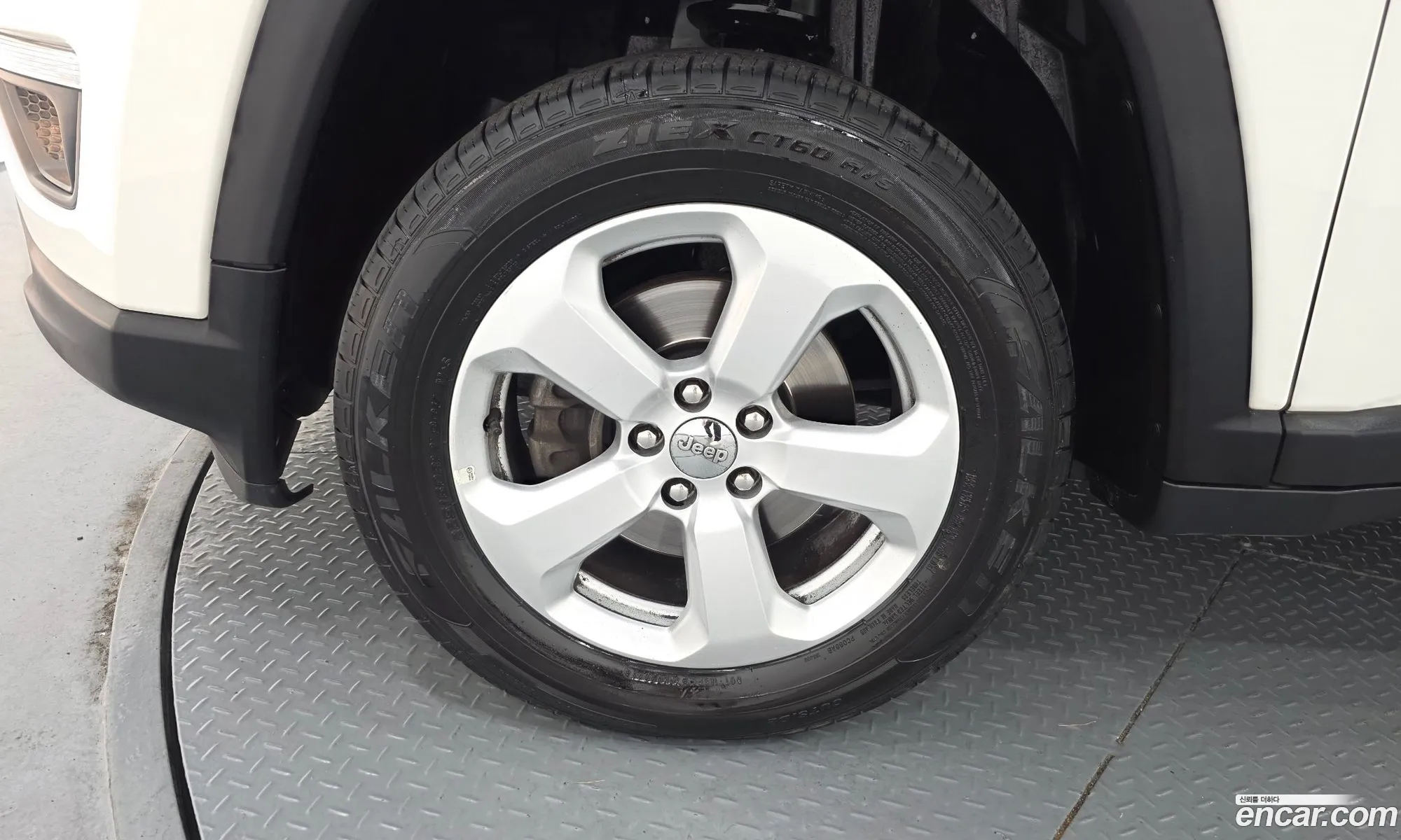 Jeep Compass 2018 3C4NJDBB9JT396605 — 10