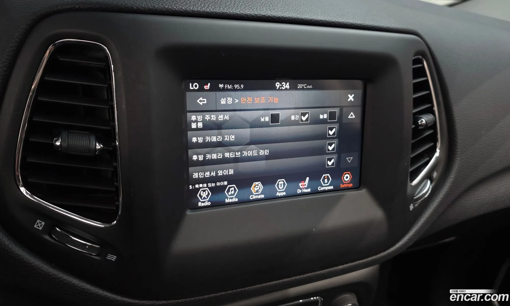 Jeep Compass 2018 3C4NJDBB9JT396605 — 2