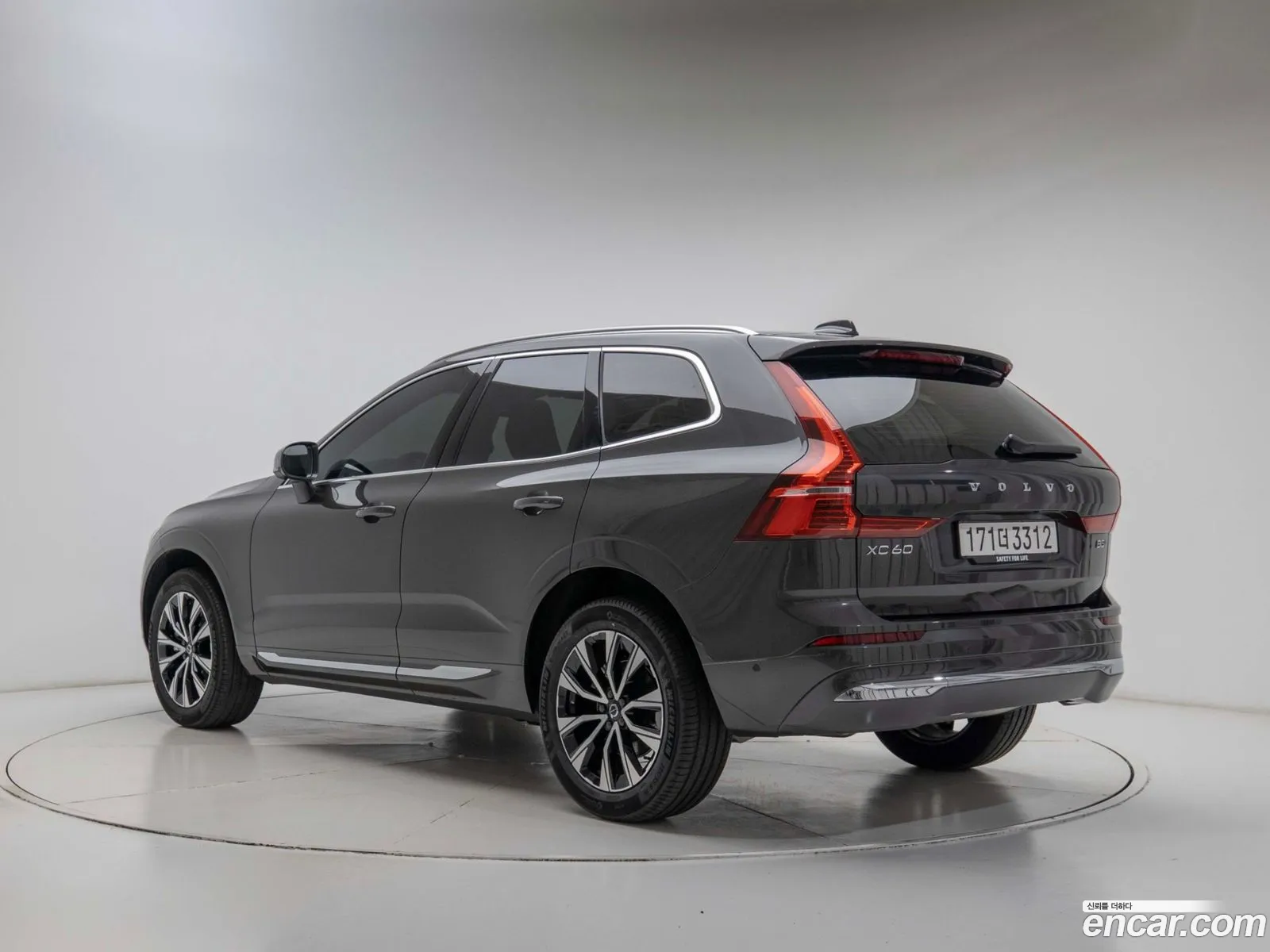 Volvo XC60 2025 — 16