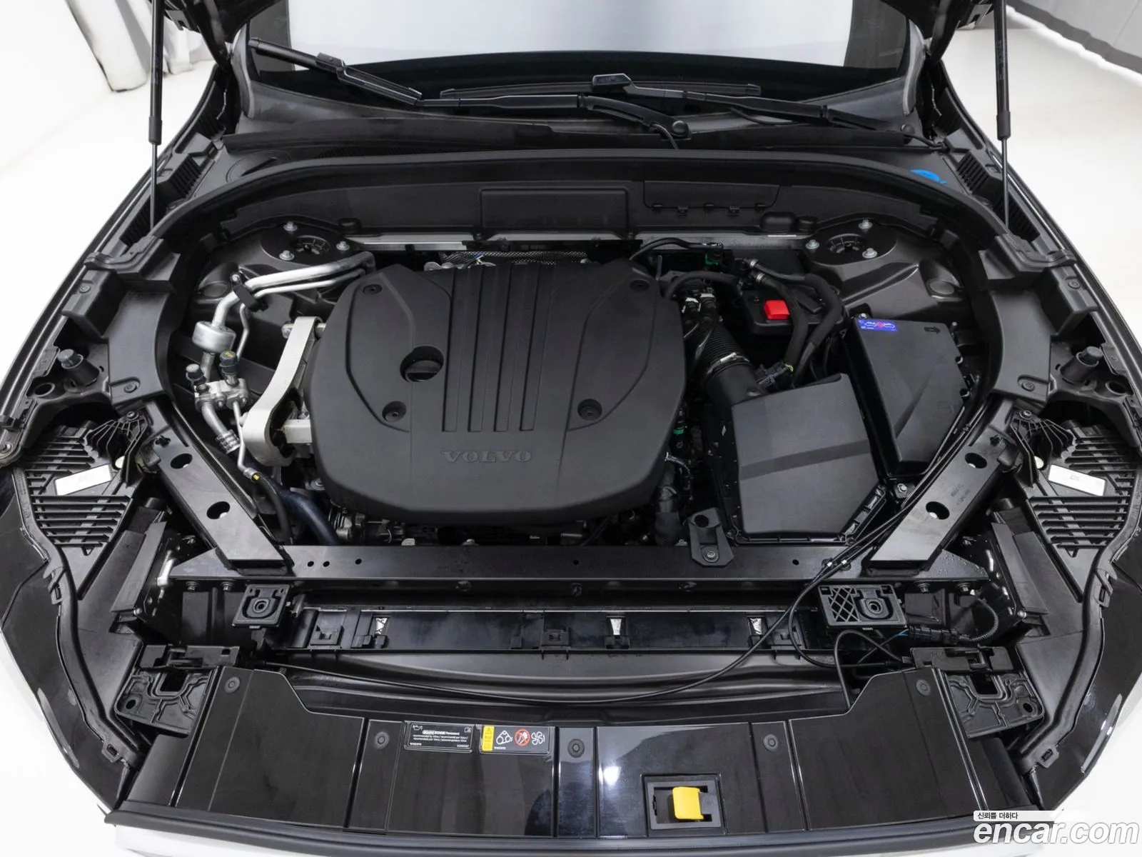 Volvo XC60 2025 — 17