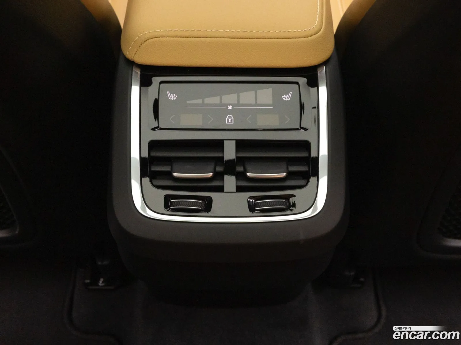 Volvo XC60 2025 — 9