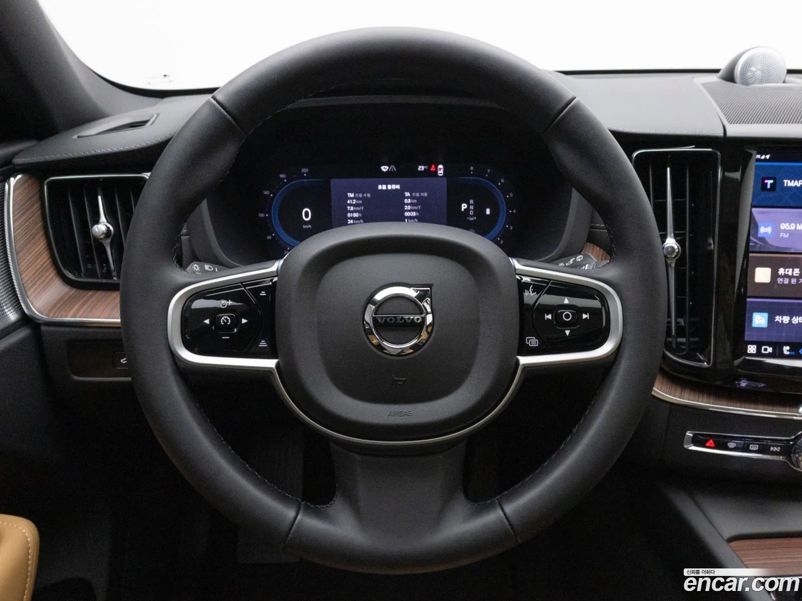 Volvo XC60 2025 — 5
