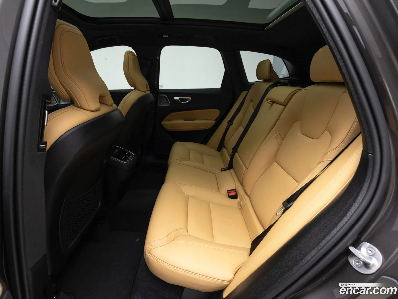 Volvo XC60 2025 — 10