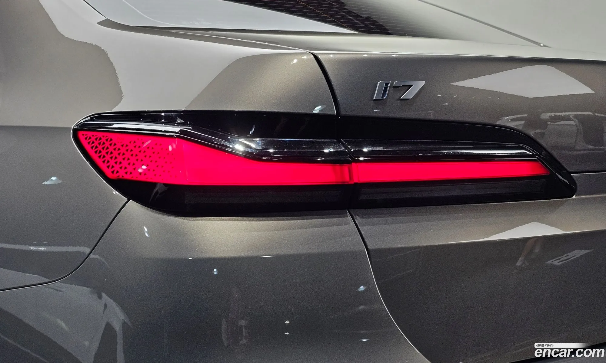 BMW i7 2023 — 19
