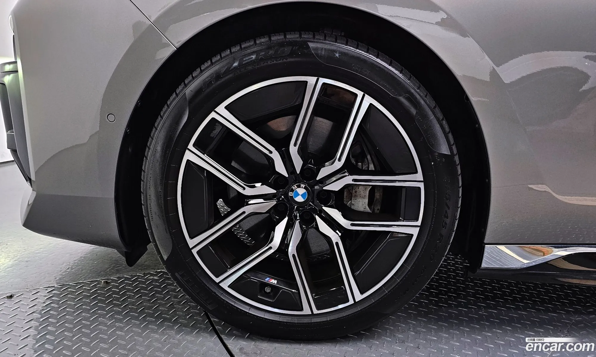 BMW i7 2023 — 3