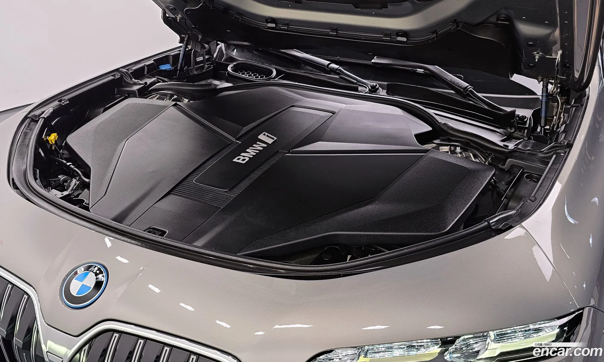 BMW i7 2023 — 28