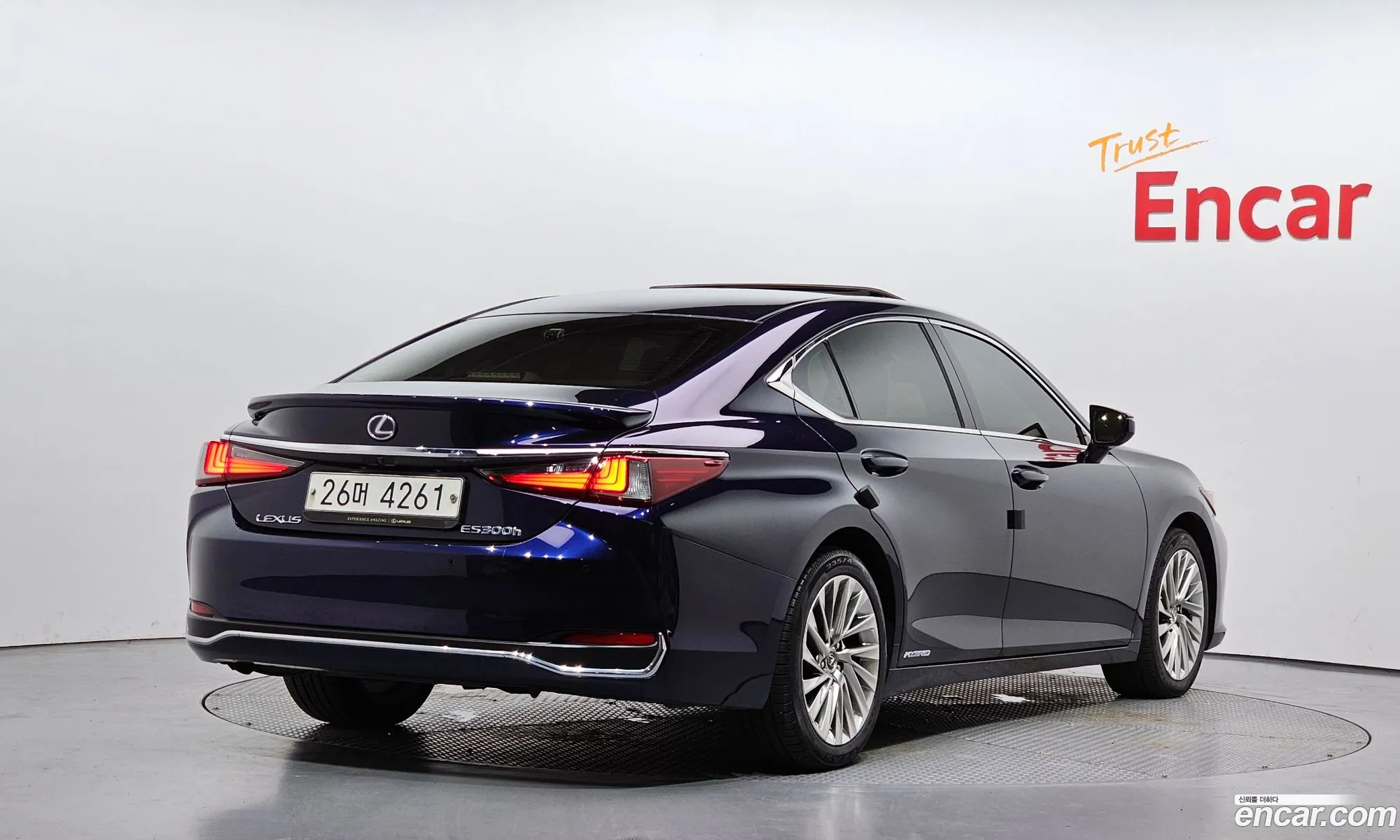 Lexus ES300h 7th Gen 2019 — 6