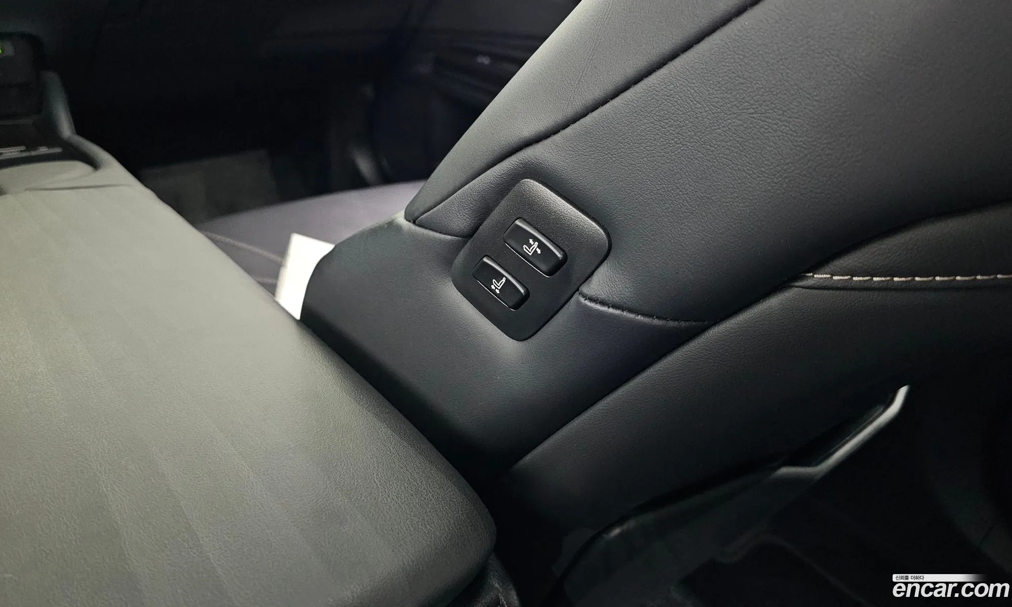 Lexus ES300h 7th Gen 2019 — 8
