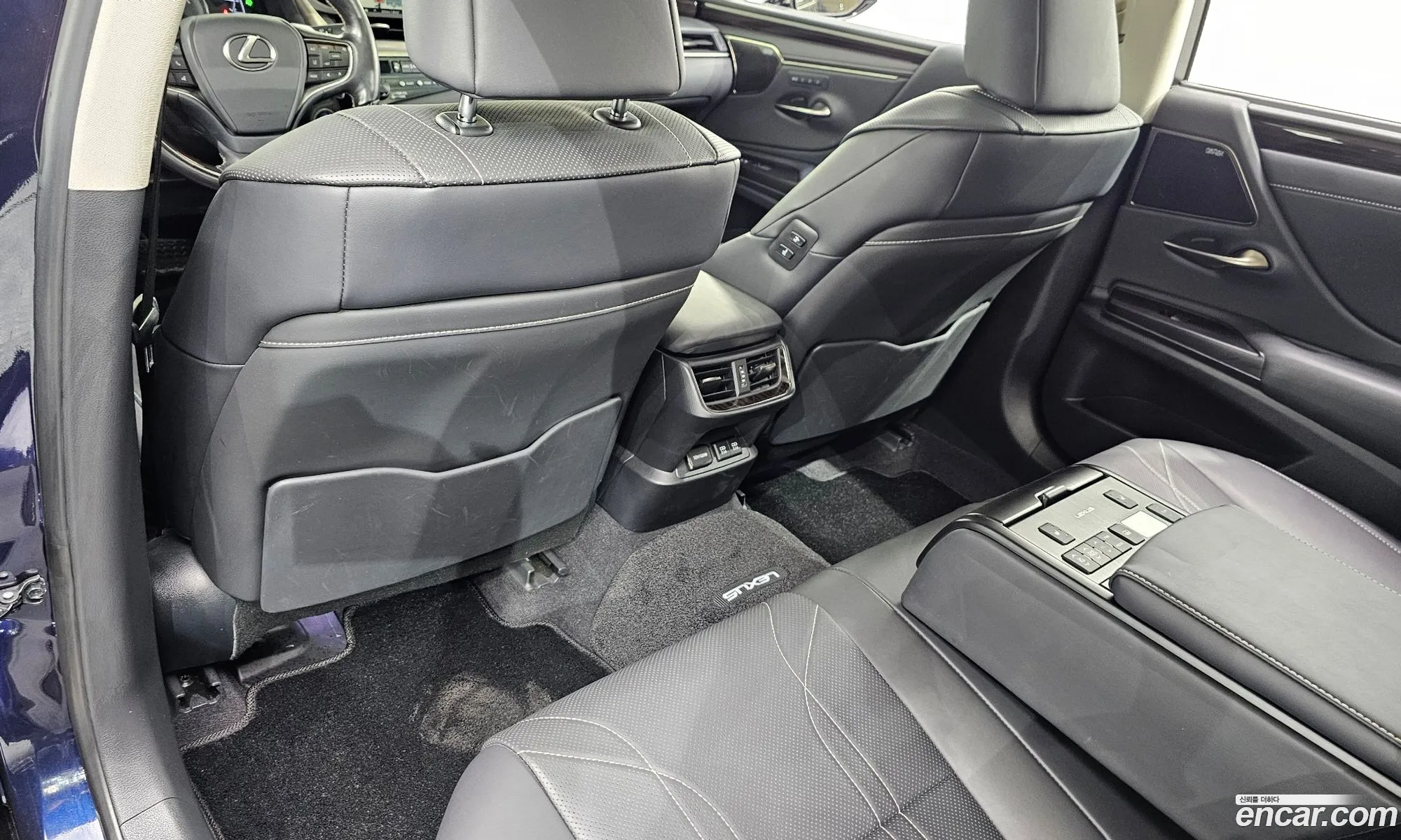 Lexus ES300h 7th Gen 2019 — 13