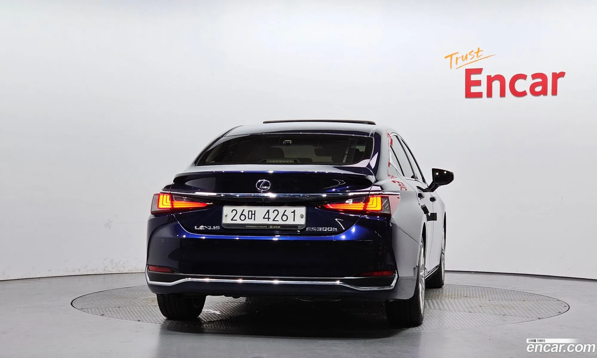 Lexus ES300h 7th Gen 2019 — 19
