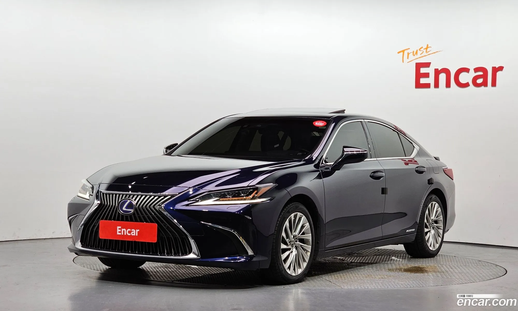 Lexus ES300h 7th Gen 2019 — 21