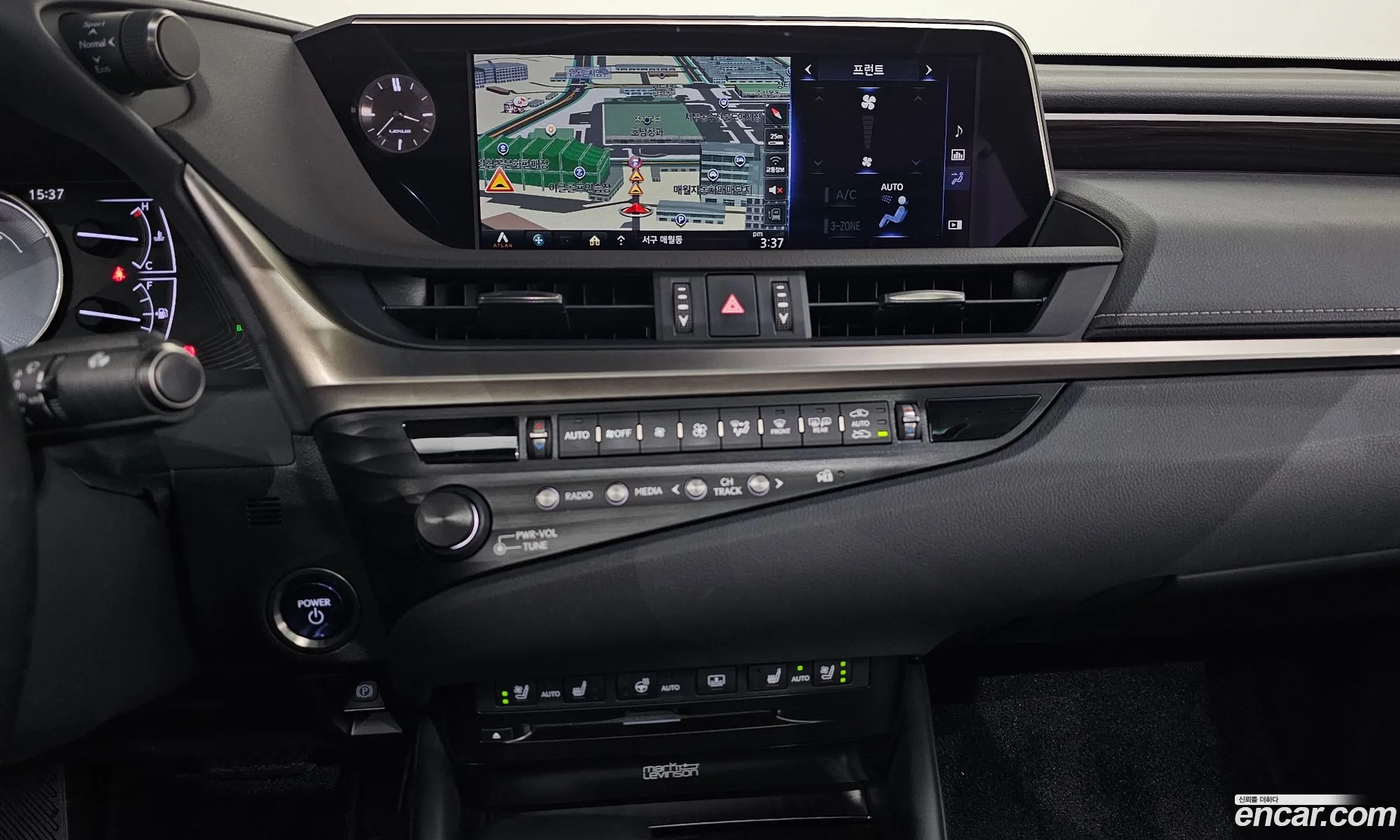 Lexus ES300h 7th Gen 2019 — 33