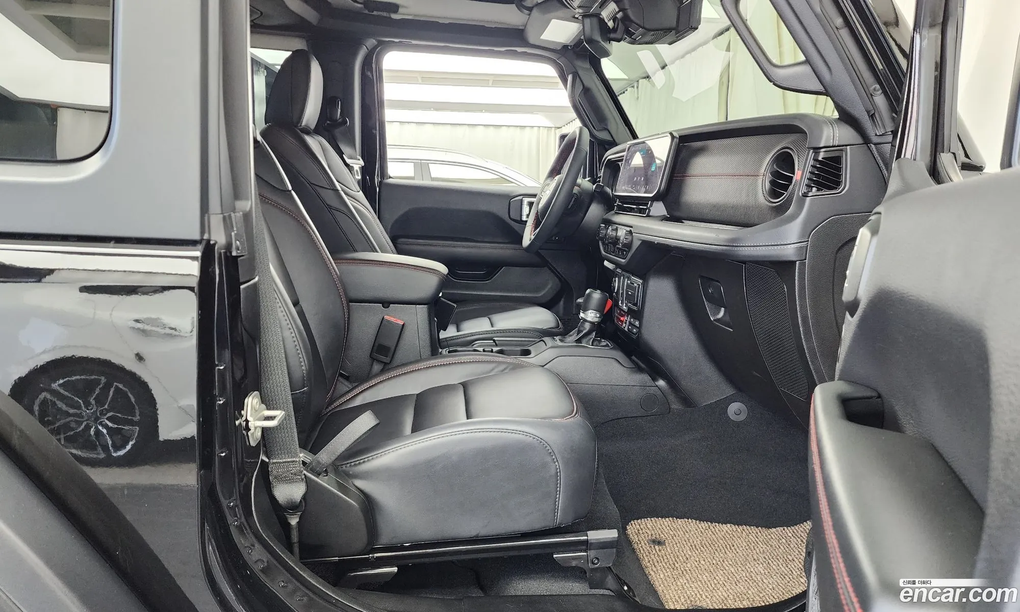 Jeep Wrangler 2024 — 24