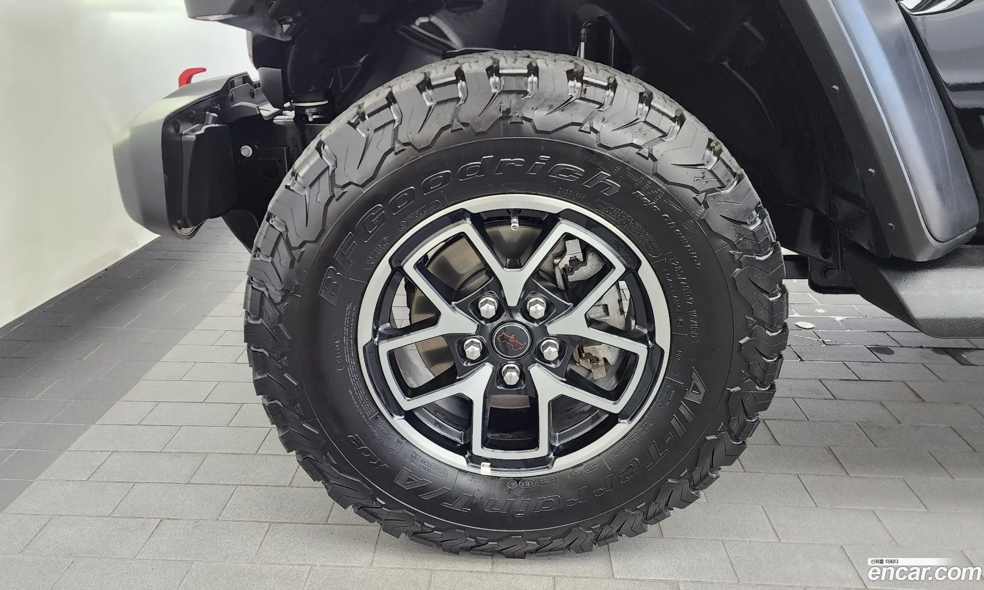 Jeep Wrangler 2024 — 4