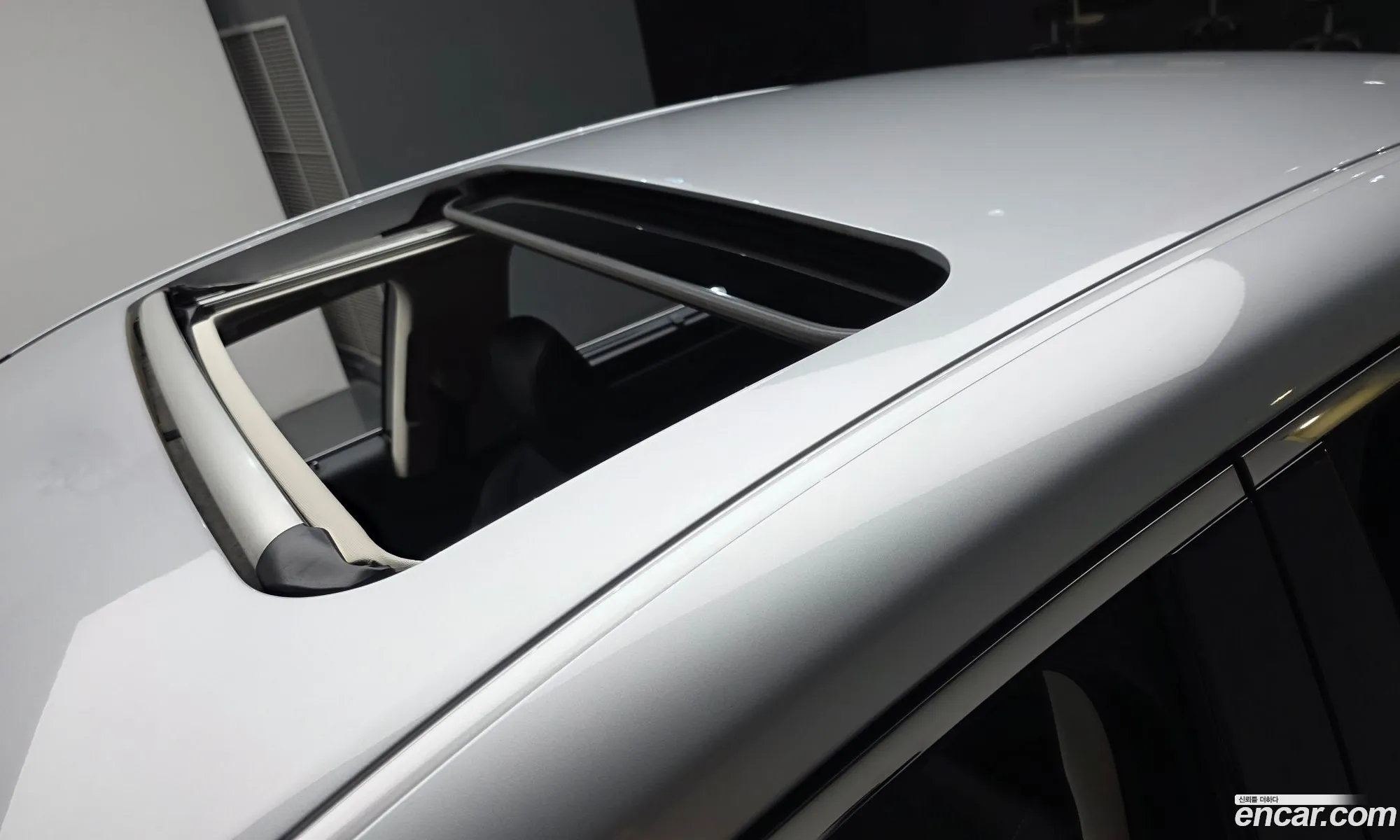 Lexus ES300h 7th Gen 2019 — 32
