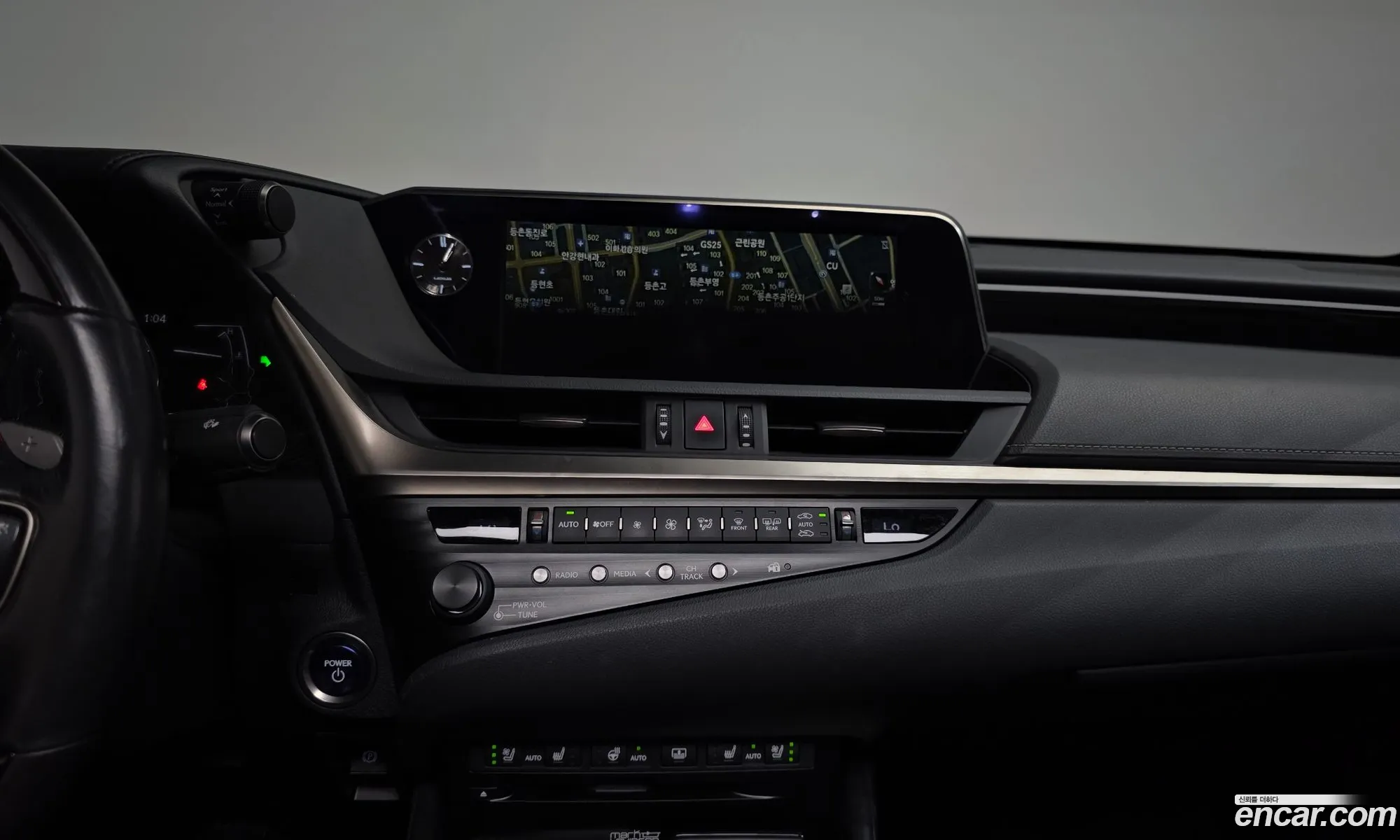 Lexus ES300h 7th Gen 2019 — 15