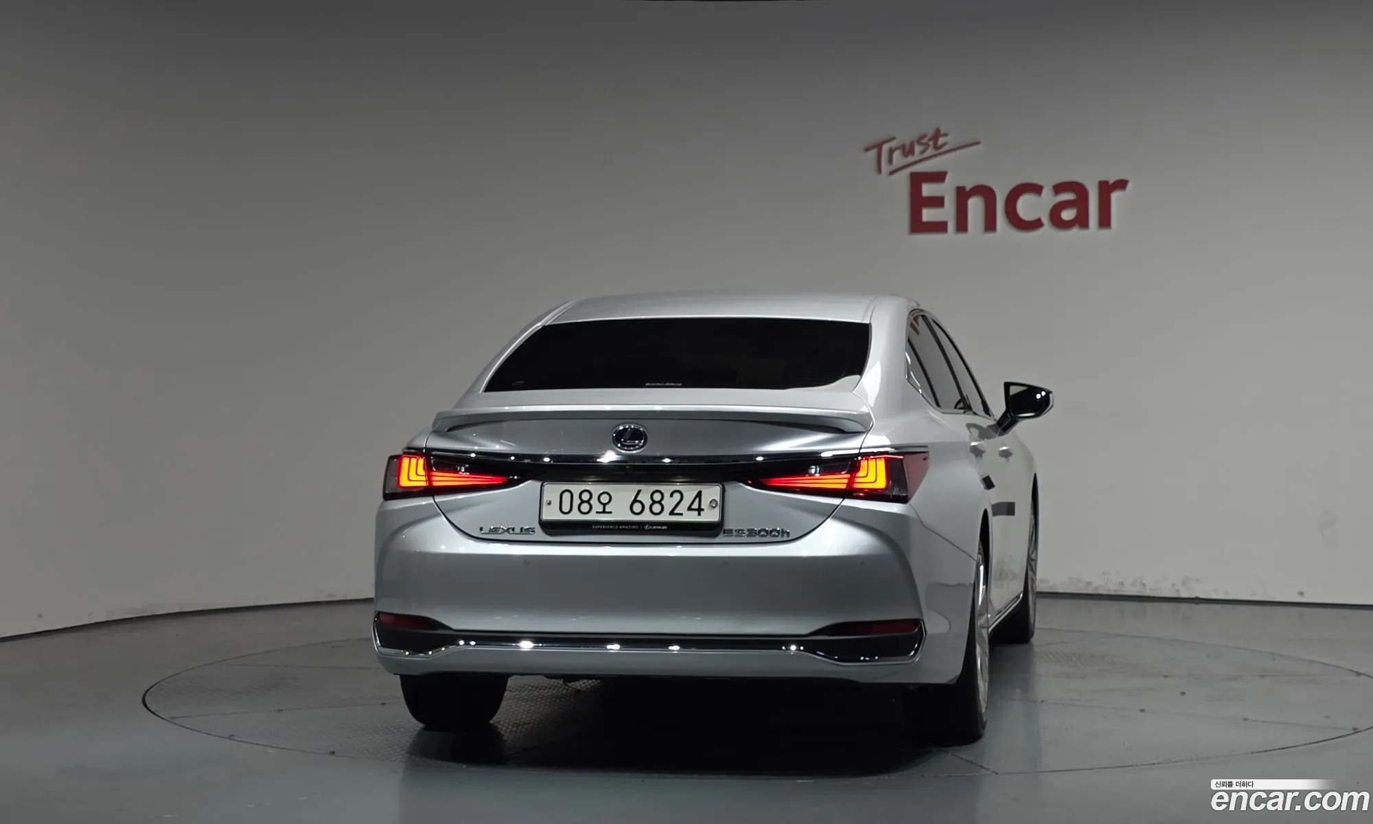 Lexus ES300h 7th Gen 2019 — 5