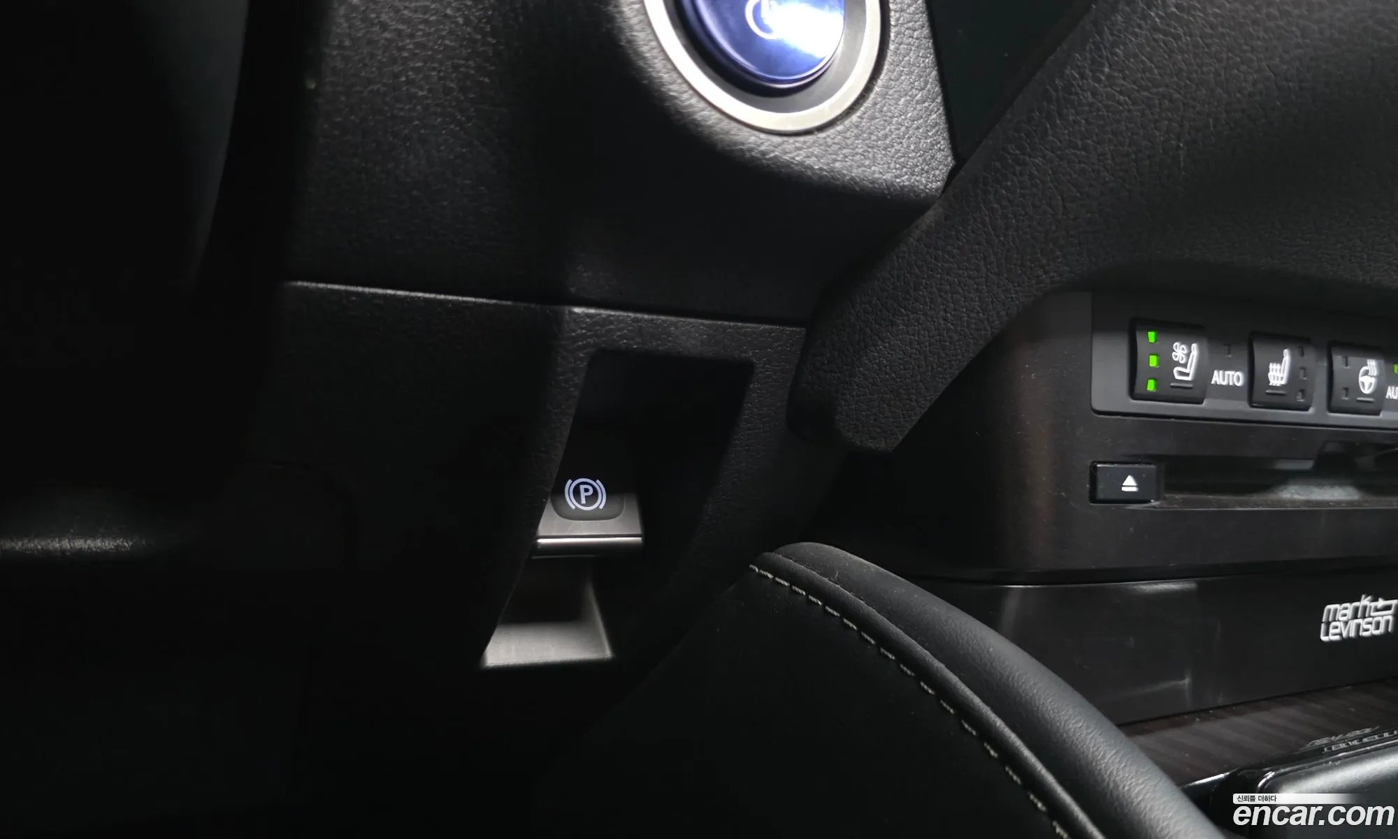 Lexus ES300h 7th Gen 2019 — 25