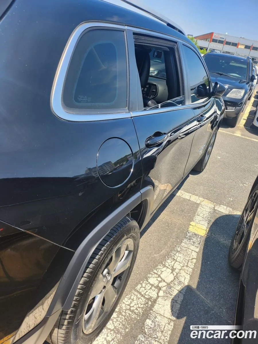 Jeep Cherokee 2021 — 2