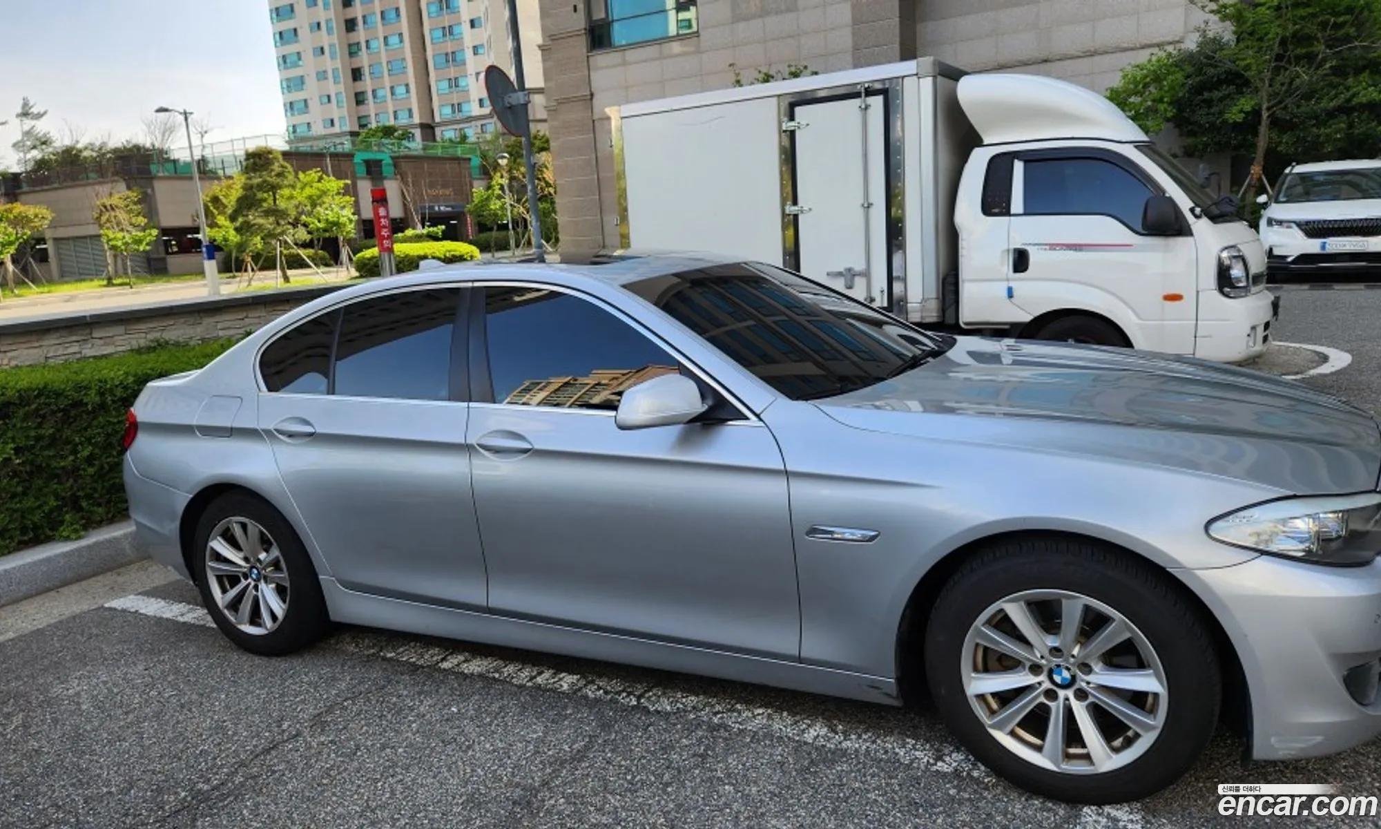 BMW 5 Series 2011 — 12