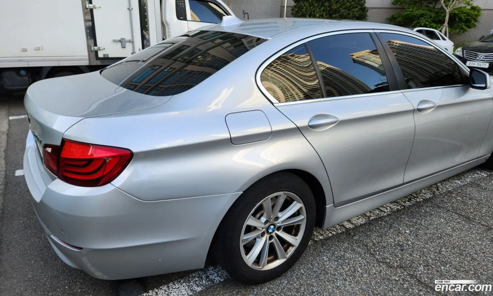 BMW 5 Series 2011 — 6