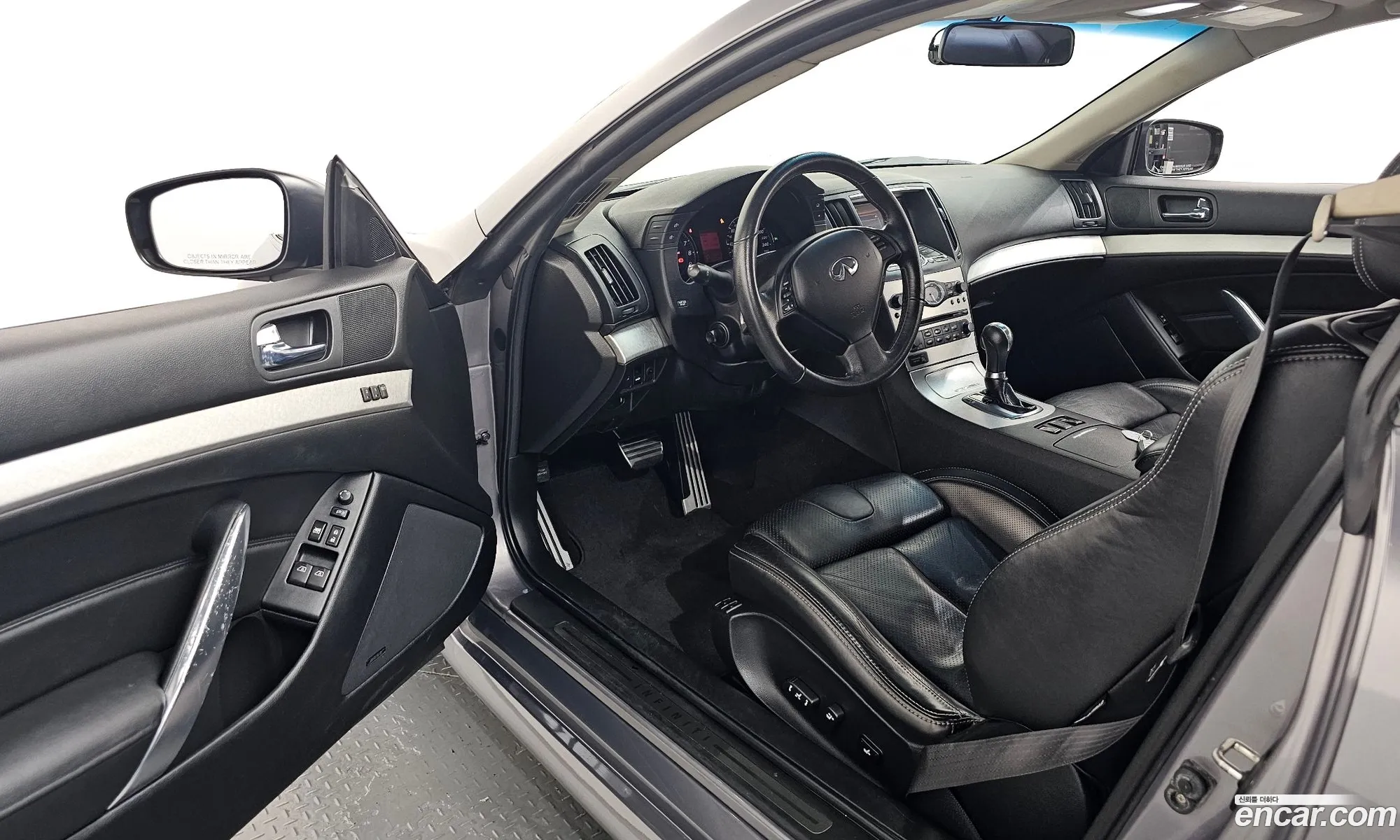 Infiniti G37