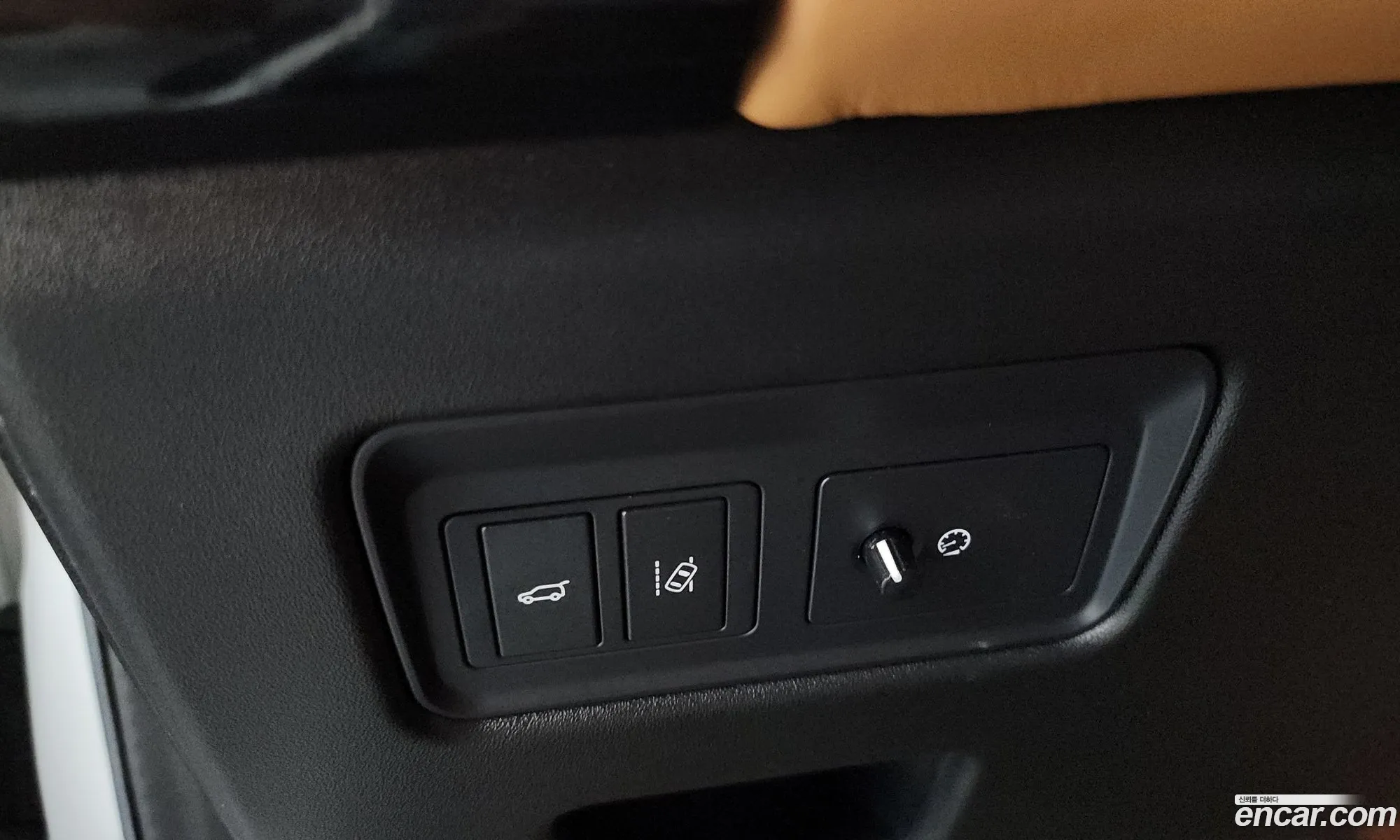 Land Rover Discovery 5 2018 SALRA2BK3JA062026 — 28