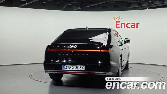 Hyundai Grandeur Hybrid 2023 — 3