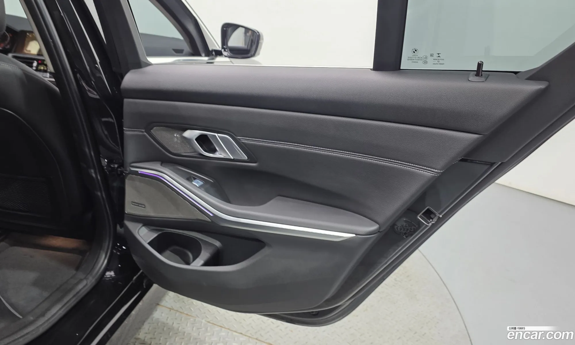 BMW 3 Series 2021 — 3