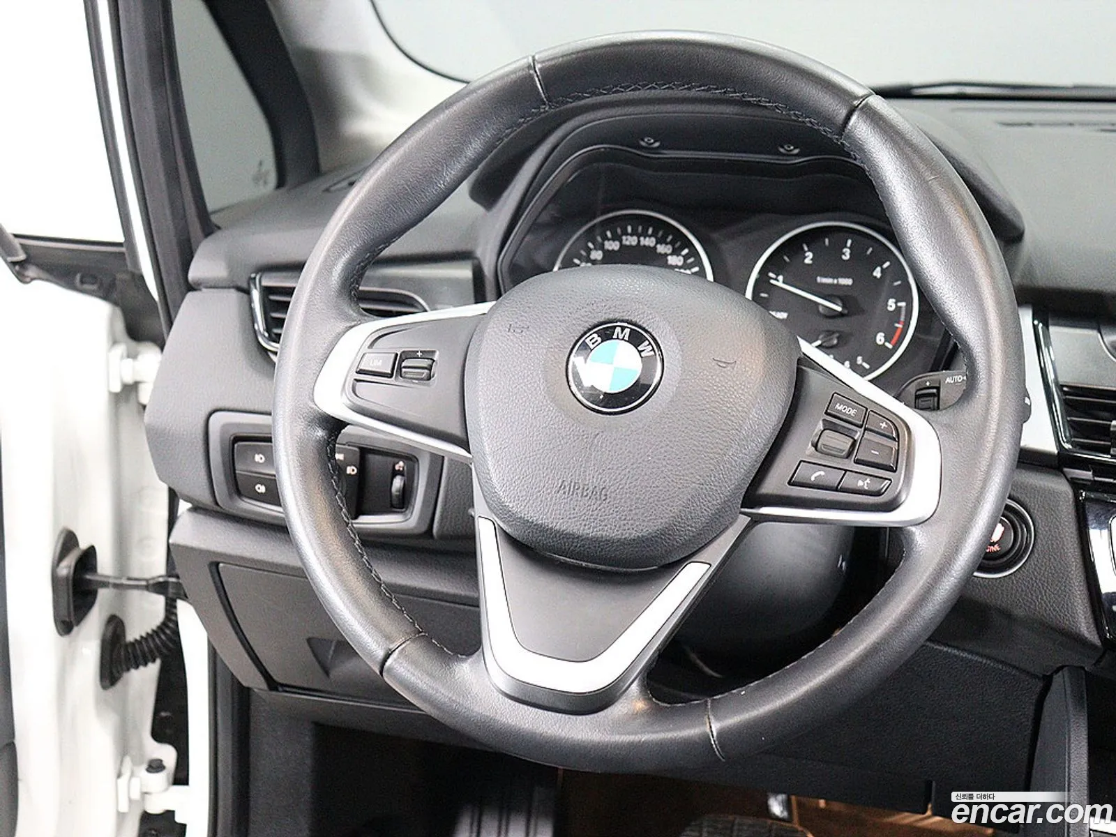BMW 2 Series Active Tourer 2017 — 15