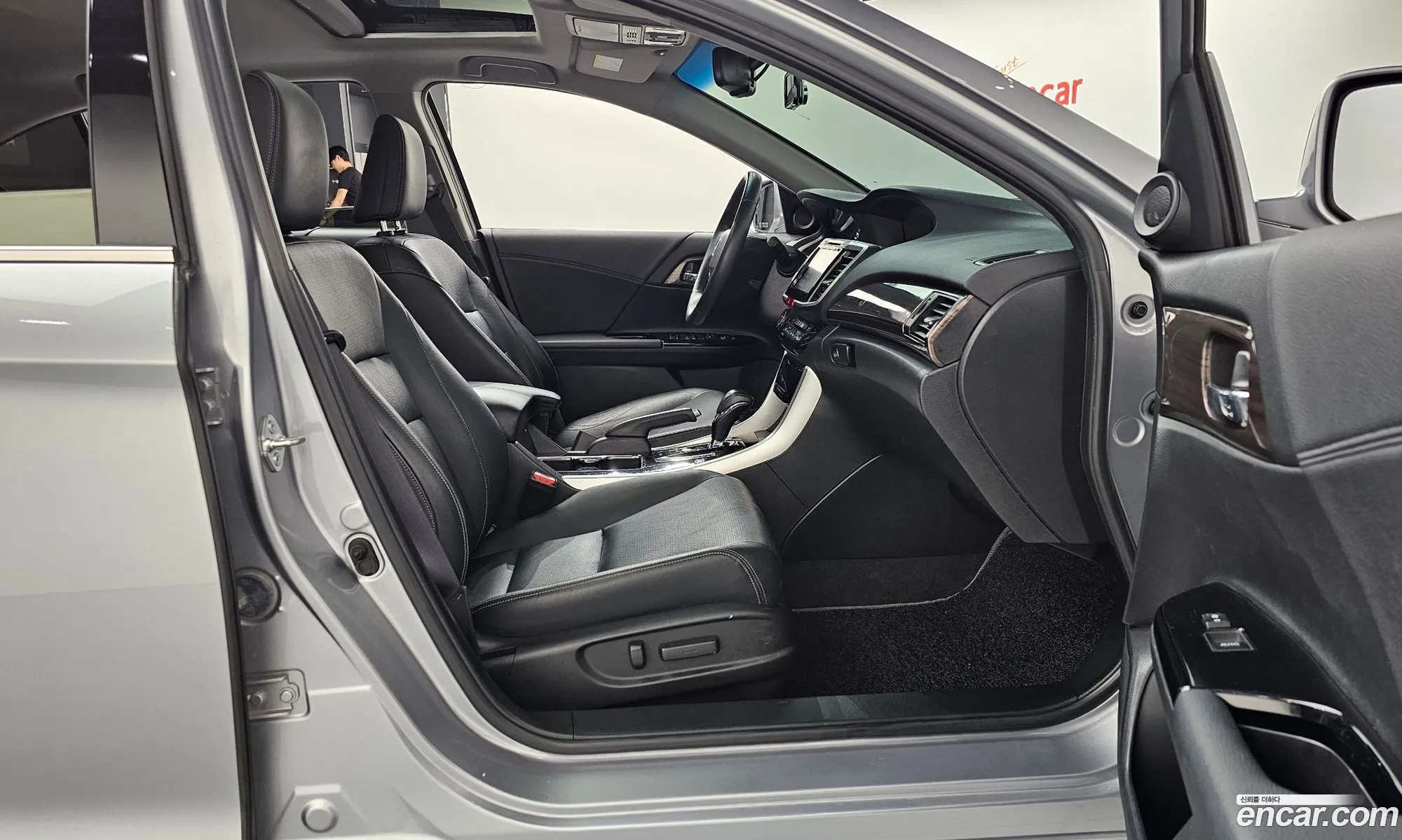 Honda All New Accord 2017 JHMCR6650HC201472 — 26